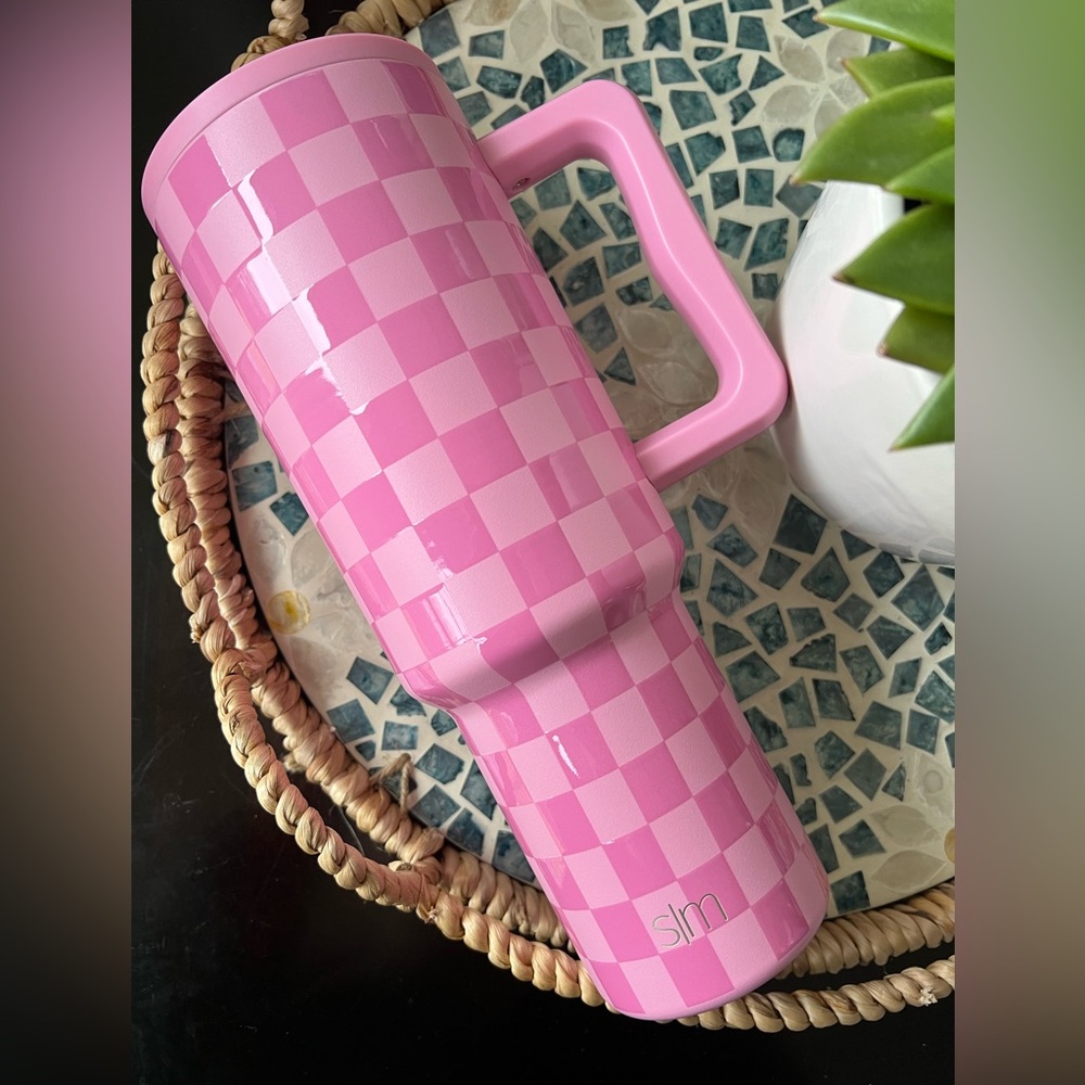 Valentine’s Pink Checkmate Checker Simple Modern 40 oz Trek